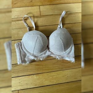 Victoria’s Secret lace bra
